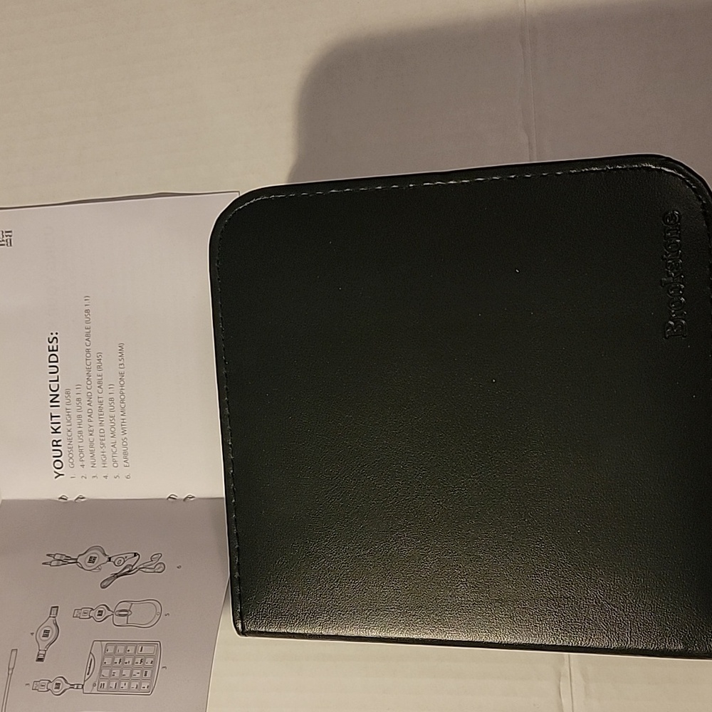 Brookstone LAPTOP Essentials Kit - Picture 4 of 7